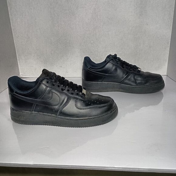 Nike Air Force 1 ’07 Triple Black Sneakers CW2288-001 Men\'s Sz 7.5 Women\'s Sz 9 main image 4